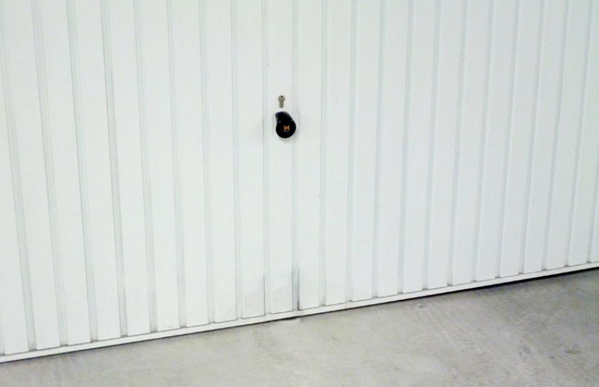 porte de garage sans protection,